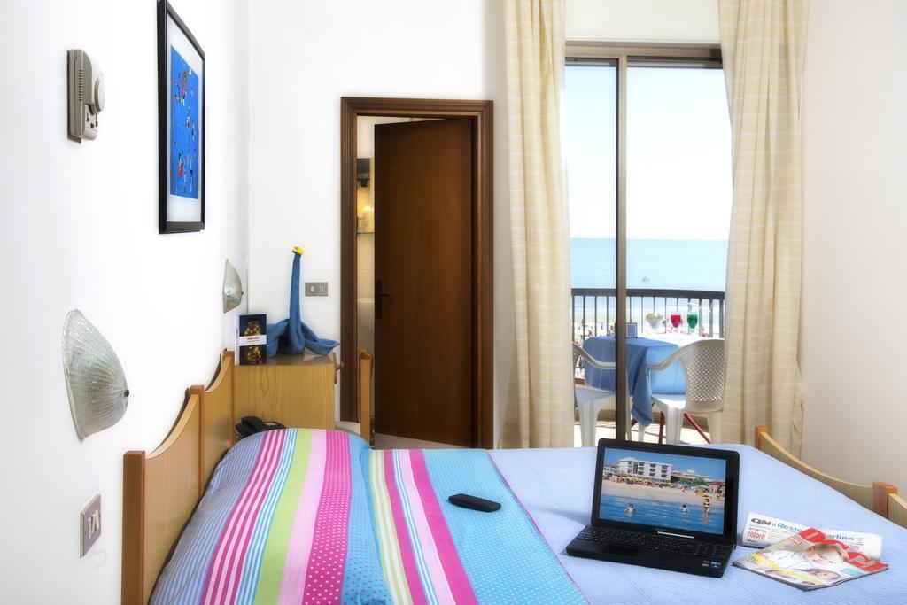 Hotel Usa ريميني الغرفة الصورة